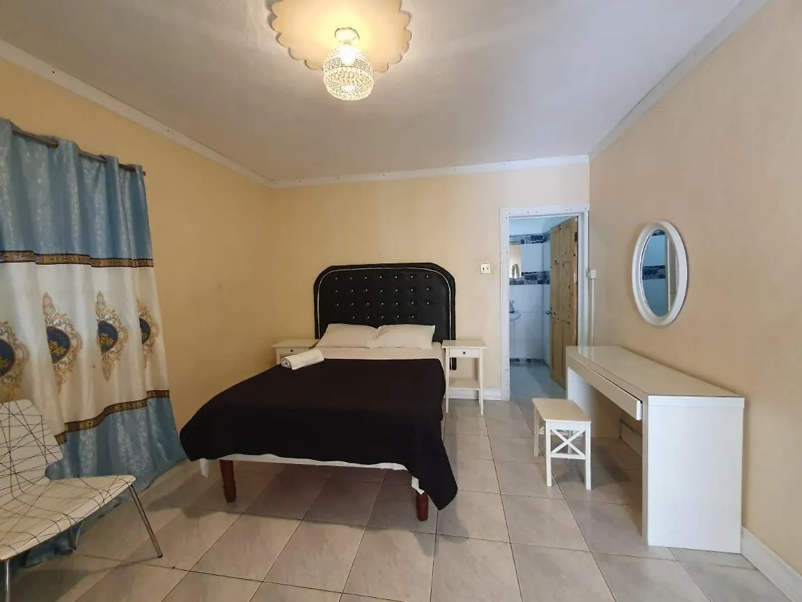 Sandy Bay Paradise Retreat - 7 Bedrooms Holiday home