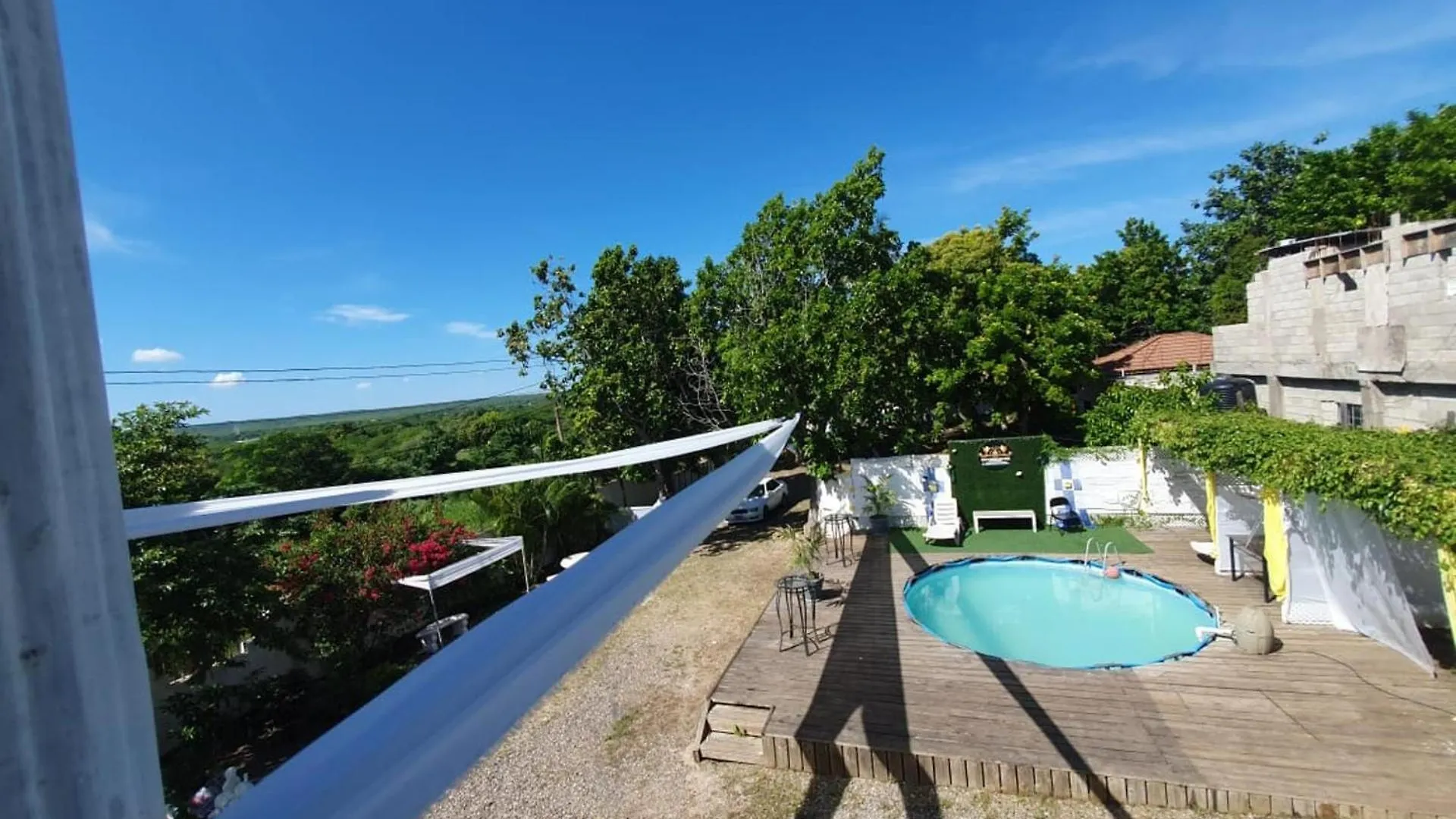 Sandy Bay Paradise Retreat - 7 Bedrooms Jamaica