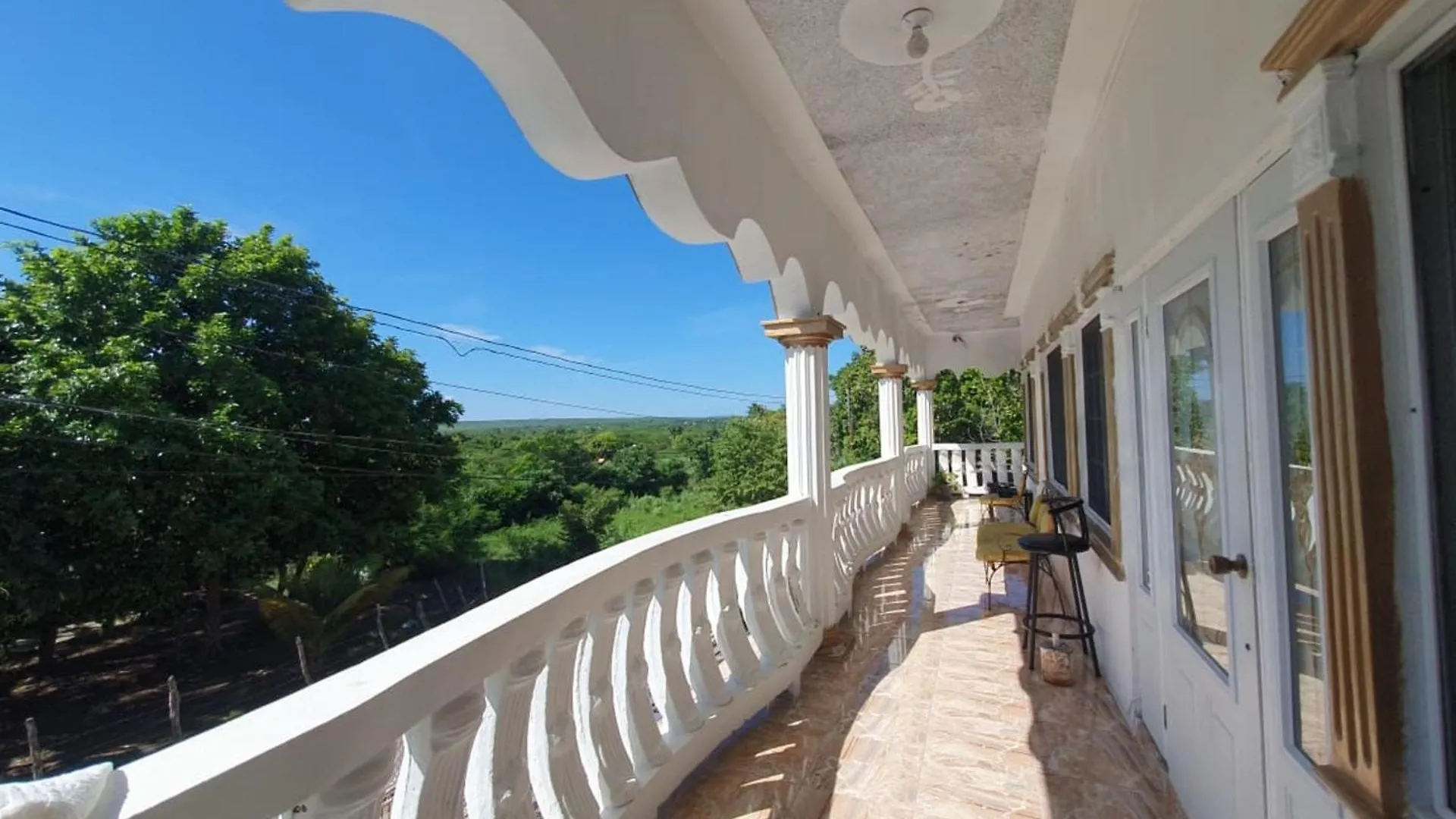 Sandy Bay Paradise Retreat - 7 Bedrooms Holiday home
