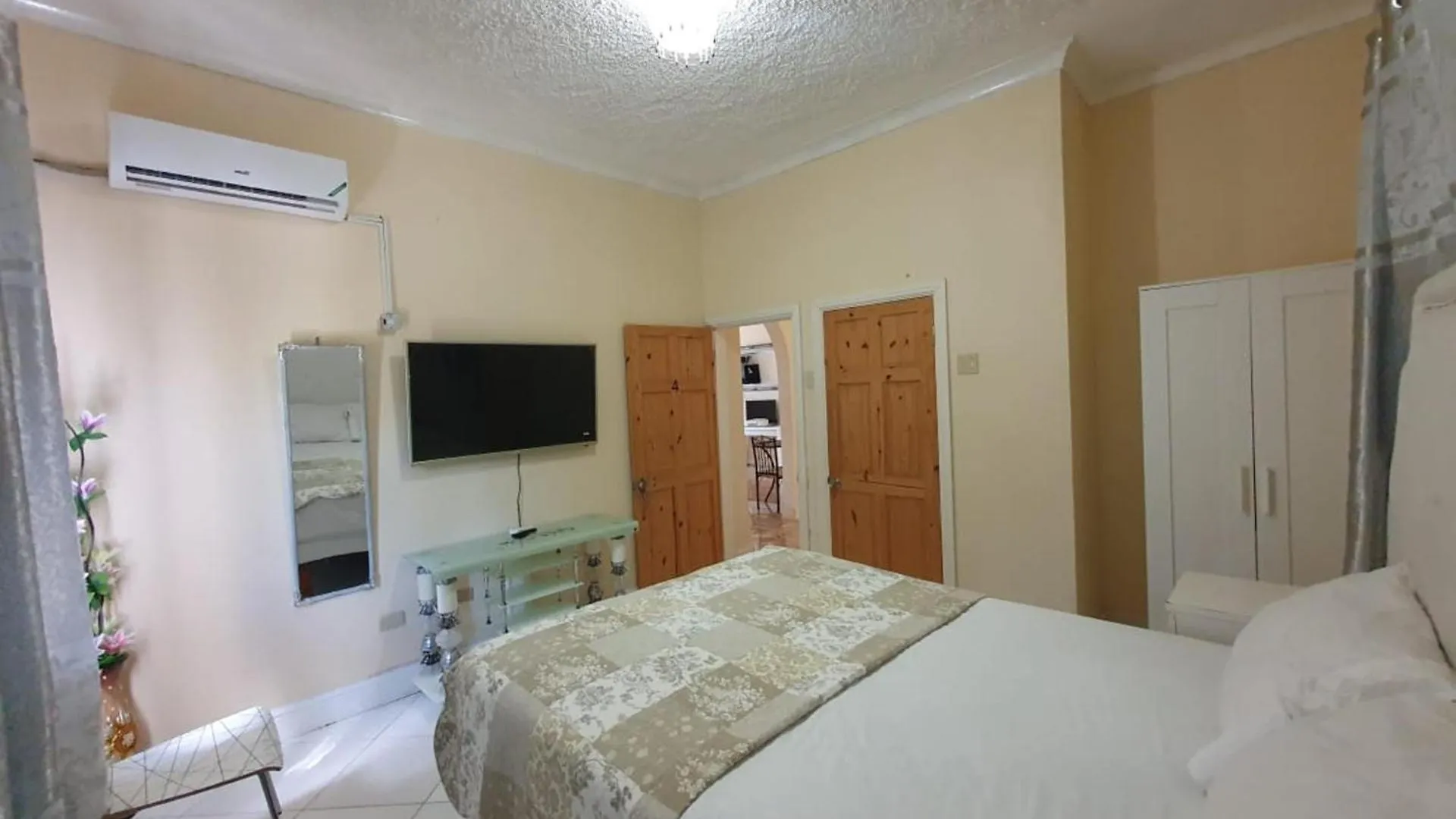 Holiday home Sandy Bay Paradise Retreat - 7 Bedrooms