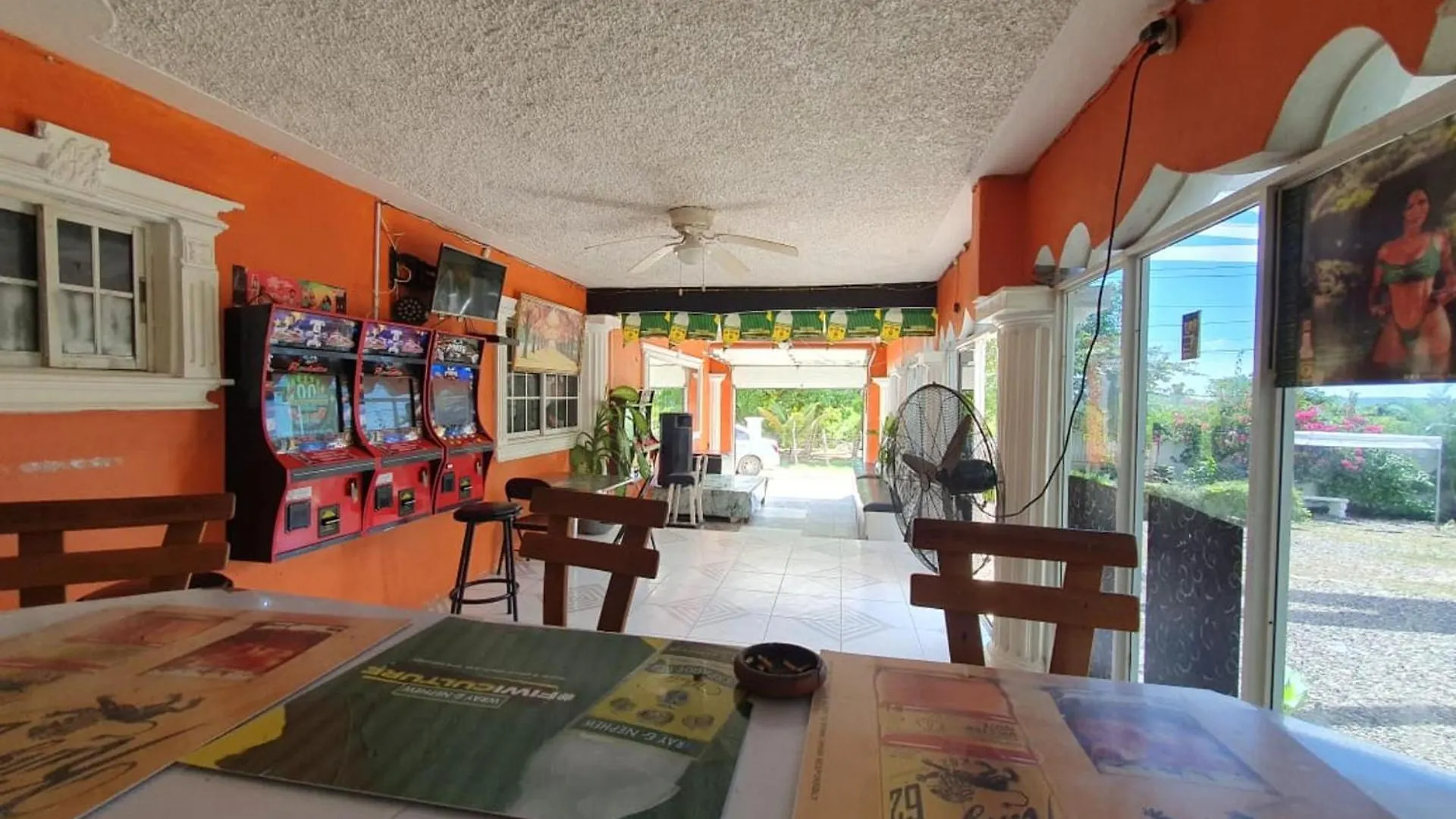 Sandy Bay Paradise Retreat - 7 Bedrooms Jamaica