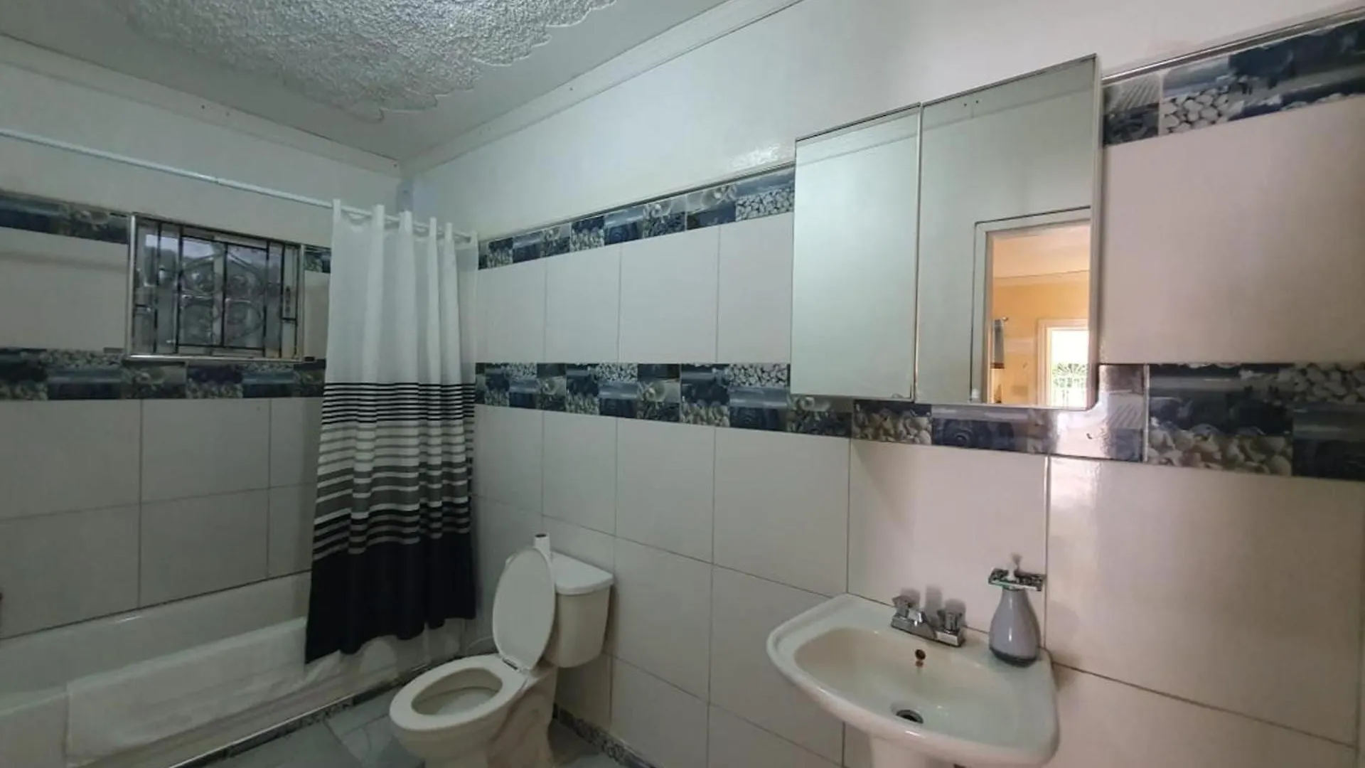 Holiday home Sandy Bay Paradise Retreat - 7 Bedrooms