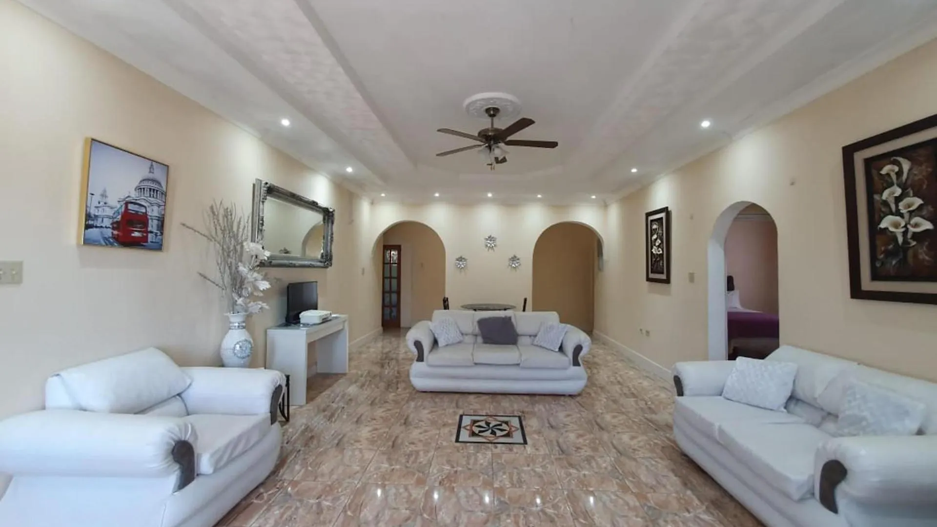 Sandy Bay Paradise Retreat - 7 Bedrooms Jamaica